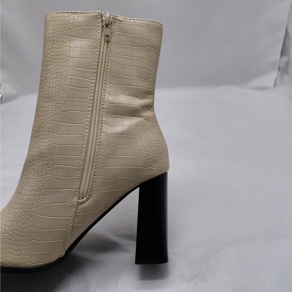 Journee Collection Womens 8.5 Ivory Vegan Leather Croc Chunky Block Heel Boots - Picture 11 of 13